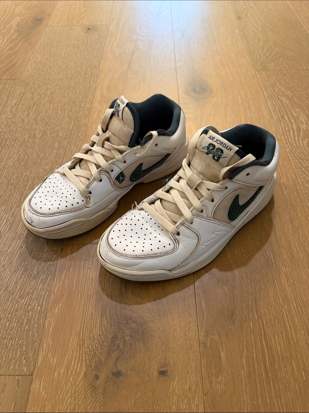 Nike Air Jordan Stadium 90 - big kid 6.5Y / Women’s 8 white with green - Picture 2 of 13